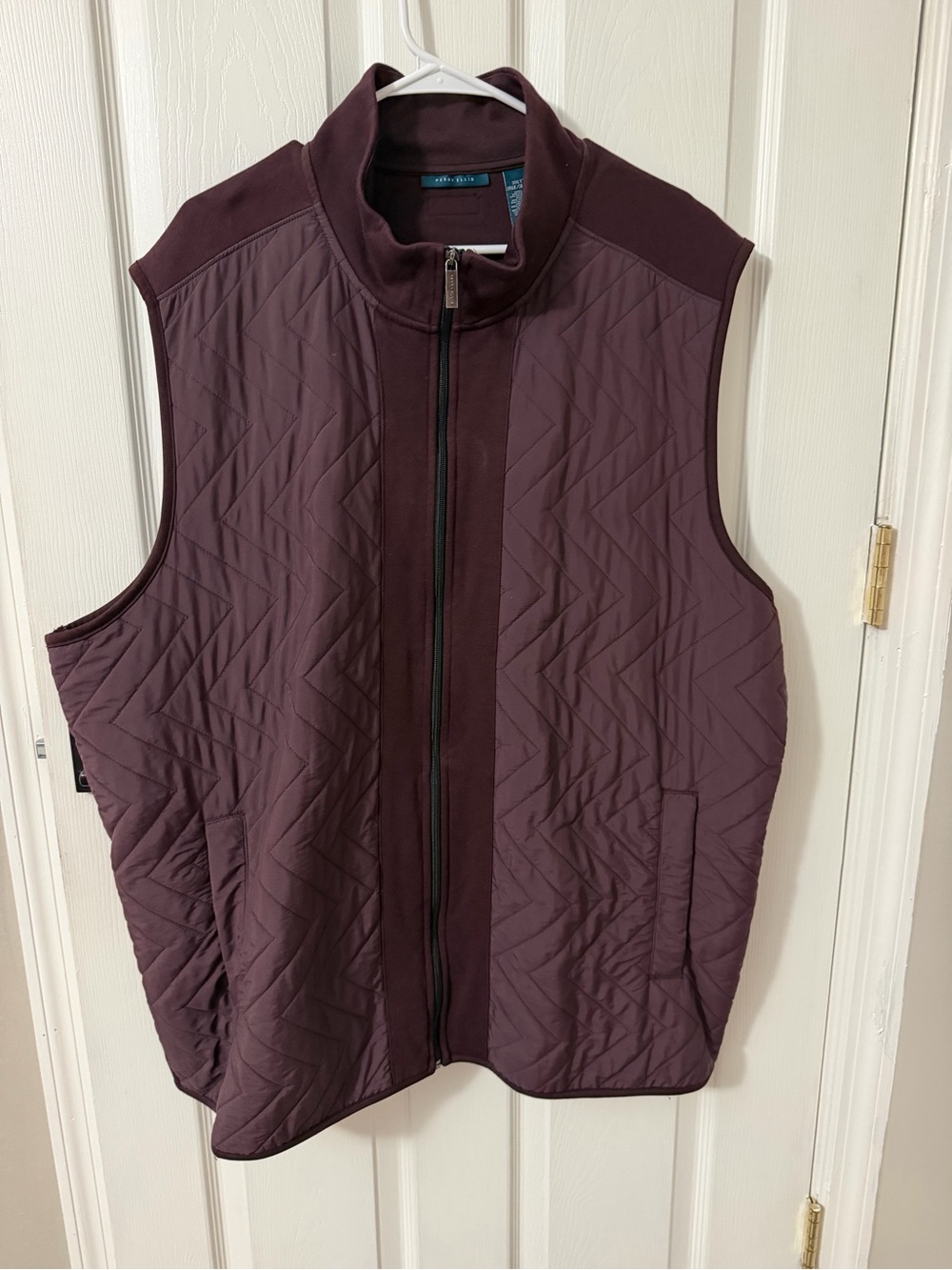 Perry Ellis Quilted Zip-Front Vest in Plum